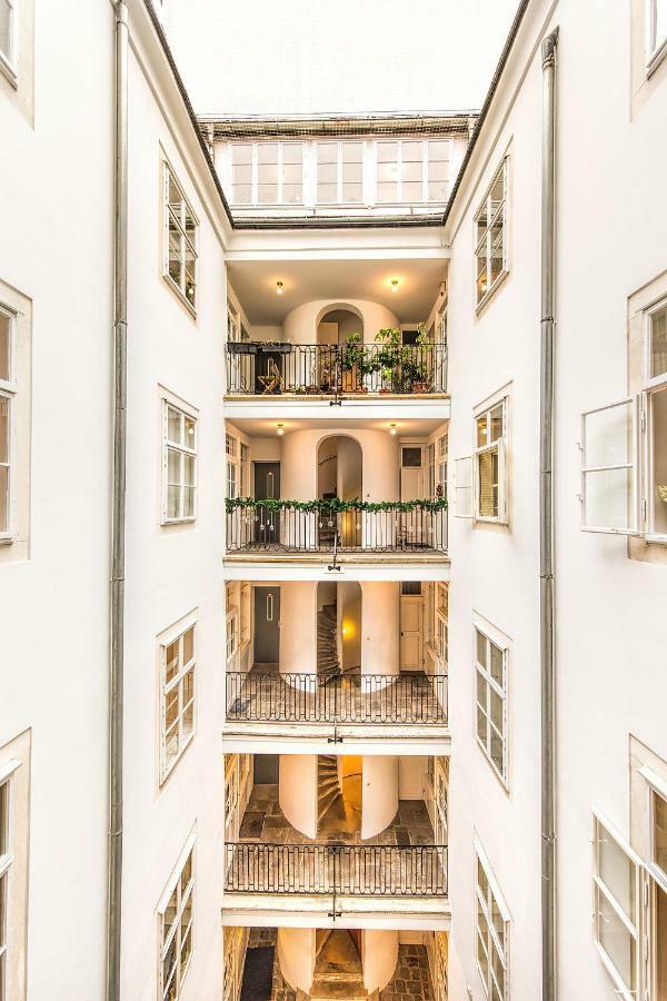 Beautiful City Apartment At Famous Ballgasse Wien Ngoại thất bức ảnh